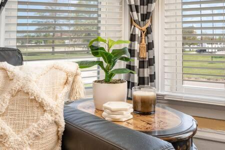 Beautiful Downstairs 1Bed 1Bth Charmer- Pet Friendly Michigan City Exterior photo